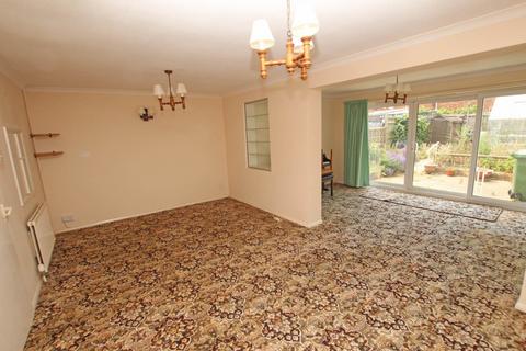 4 bedroom terraced house for sale, Aylesbury Avenue, Eastbourne, BN23 6AD