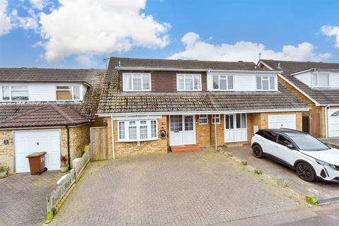 4 bedroom semi-detached bungalow for sale, Winchester Avenue, Chatham ME5