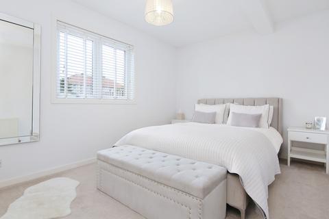 28 Restalrig Crescent, Edinburgh, EH7 6HH