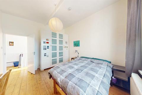 1 Preston Place, London, NW2 5NX