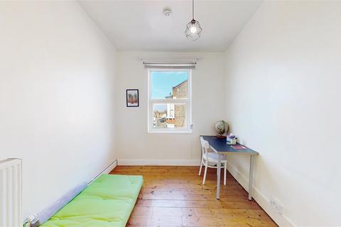 1 Preston Place, London, NW2 5NX