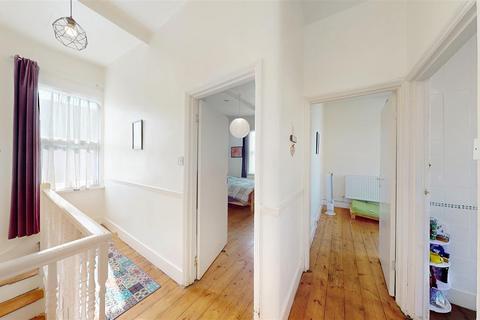 1 Preston Place, London, NW2 5NX