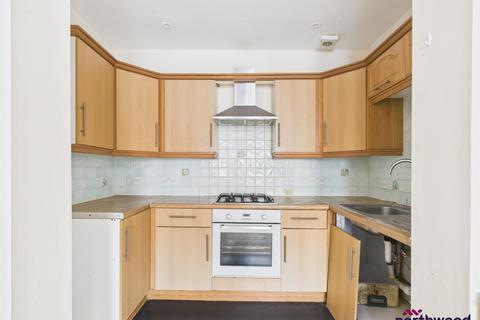 3 bedroom flat for sale, Queens Gardens, Eastbourne, BN21