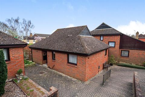 10 Apple Tree Close, Barming, Maidstone, ME16 9HQ
