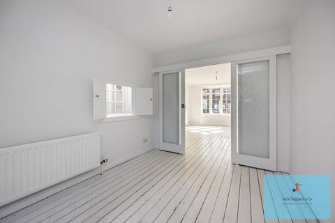 3 bedroom house to rent, The Martlet, Hove, BN3