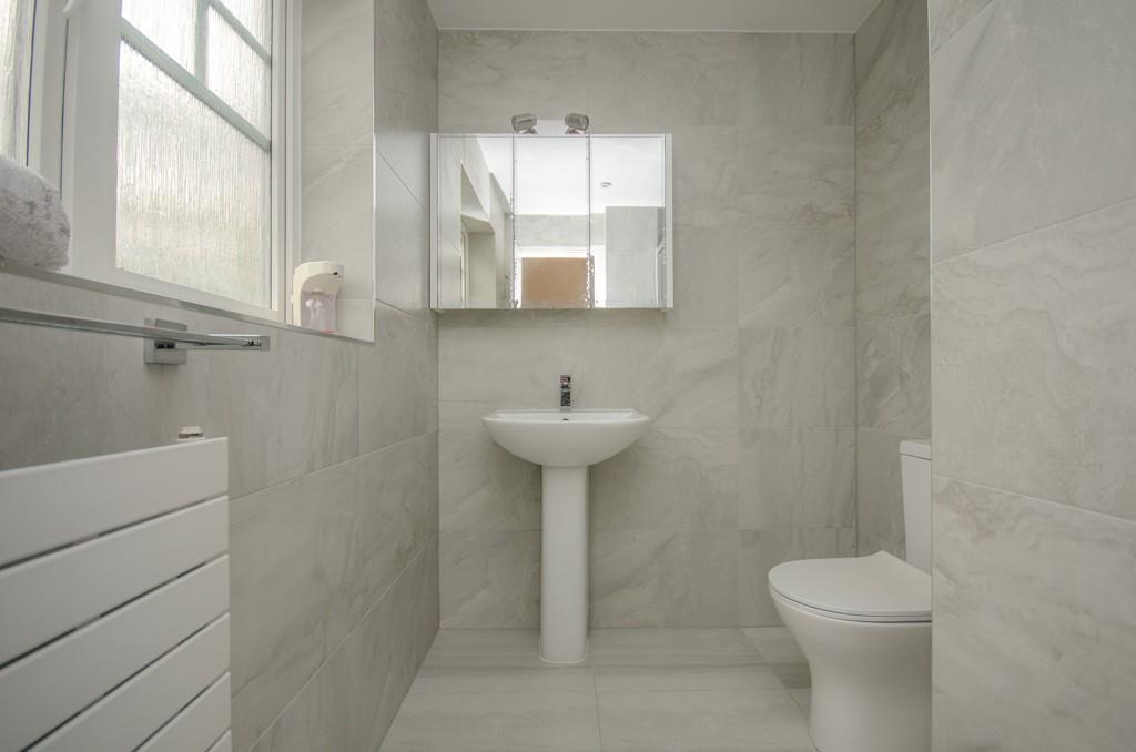 En suite pic 2.jpg