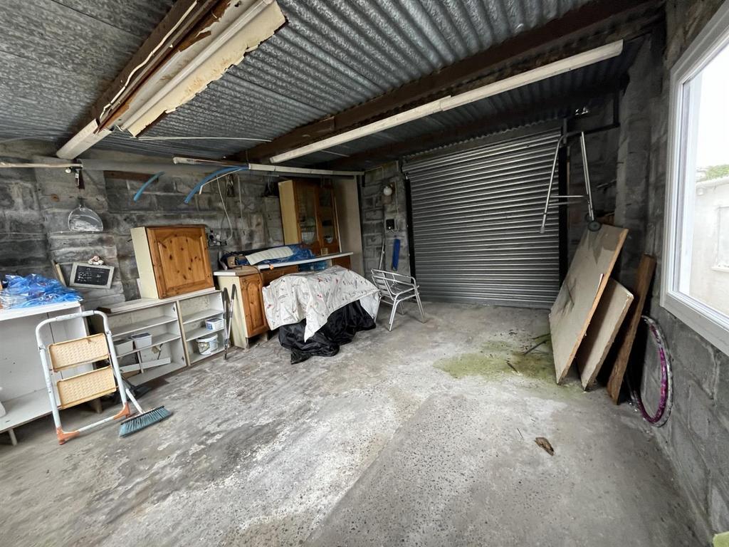 Garage.jpg