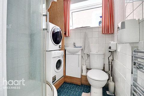 2 bedroom apartment for sale, Manor Way, Sheerness