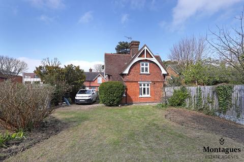 2 bedroom cottage to rent, Hartland Road, Epping, CM16