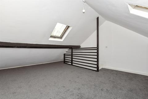 5 Gravesend Road, Rochester, ME2 3PH