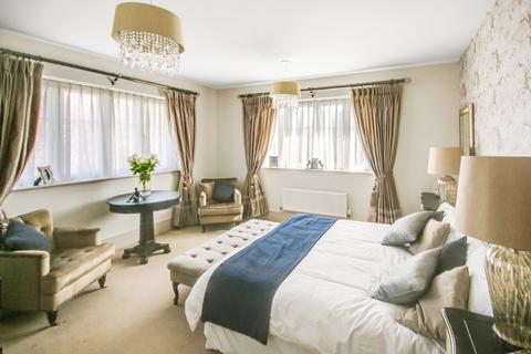 6 Coppice Vale, Felbridge, East Grinstead, RH19 2SJ