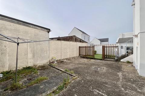 Studio for sale, ATTRACTIVE GROUND FLOOR STUDIO APARTMENT