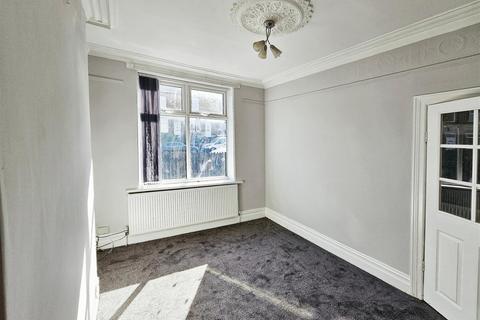 3 bedroom terraced house to rent, Great Horton Road, Bradford BD7