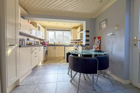 43 Ash Hayes Drive, Nailsea, Bristol, BS48 2LQ