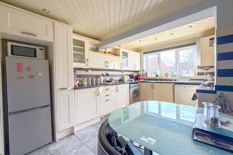 43 Ash Hayes Drive, Nailsea, Bristol, BS48 2LQ