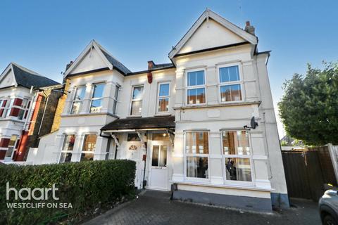 111a Baxter Avenue, Southend-on-sea, SS2 6HX