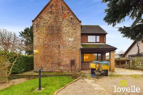 3 bedroom detached house for sale, Sandholme Road, Gilberdyke, Brough, East Riding of Yorkshire, HU15 2XH