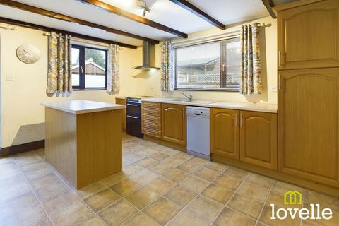3 bedroom detached house for sale, Sandholme Road, Gilberdyke, Brough, East Riding of Yorkshire, HU15 2XH