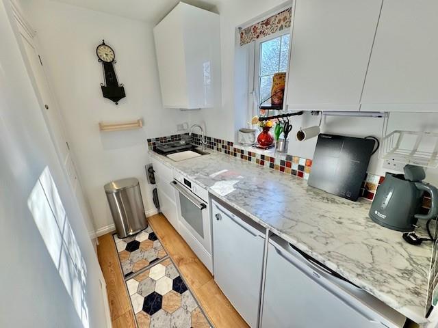 Modern Fitted Kitchen