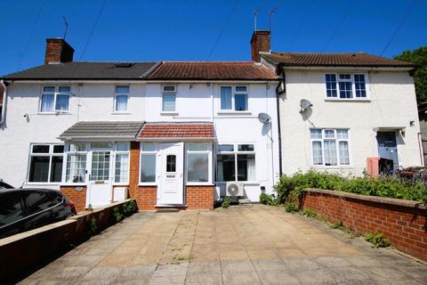 3 bedroom terraced house to rent, Banstock Road, Edgware