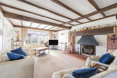 4 bedroom detached house for sale, Hoddern Avenue, Peacehaven