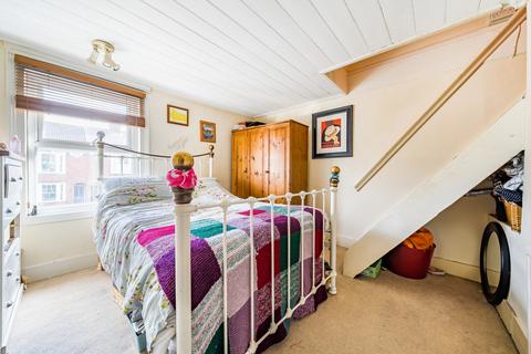 85 Crawley Road, Horsham, RH12 4DS