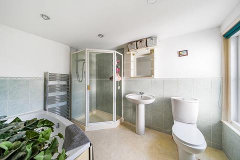 85 Crawley Road, Horsham, RH12 4DS