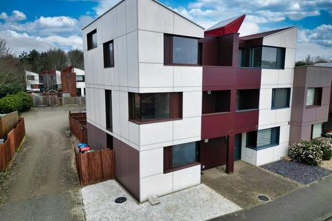 Milland Way, Milton Keynes MK4