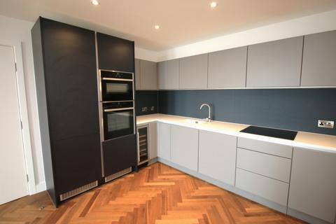 2 bedroom apartment to rent, Deansgate Square, Owen Street, Manchester M15