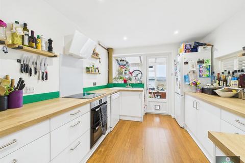 3 bedroom terraced house for sale, Hunter Road, Crawley RH10