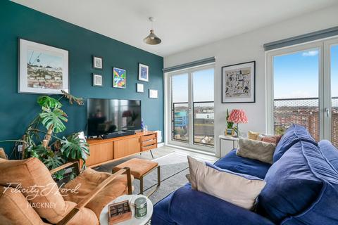 2 bedroom flat for sale, Wintergreen Court, London E9