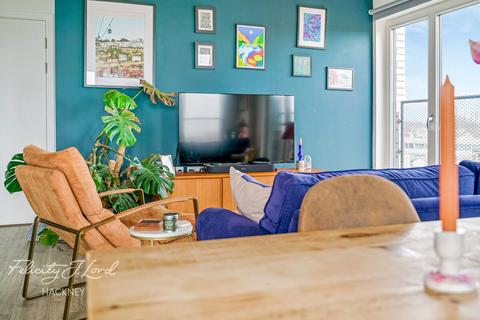 2 bedroom flat for sale, Wintergreen Court, London E9