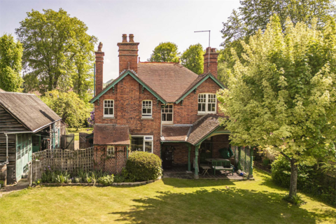 4 bedroom detached house for sale, Applegate, Goring on Thames, RG8