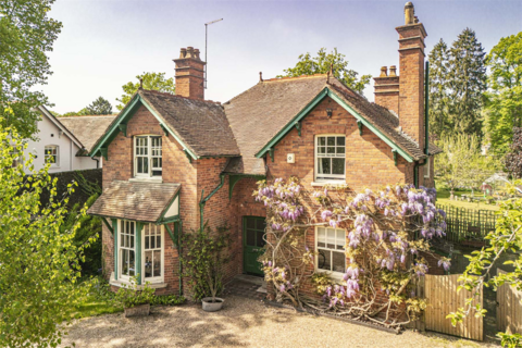 4 bedroom detached house for sale, Applegate, Goring on Thames, RG8
