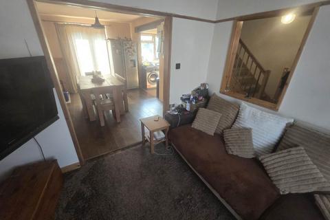 63 Raydons Road, Dagenham, RM9 5JP