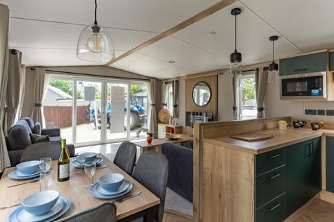 2 bedroom park home for sale, Chichester Lakeside Holiday Park