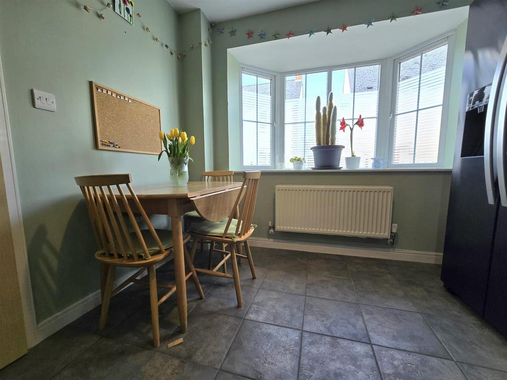 Dining area.jpg