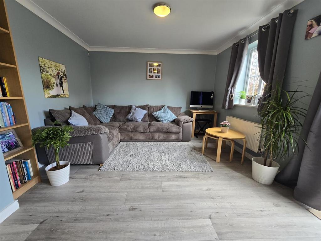 Lounge 2.jpg