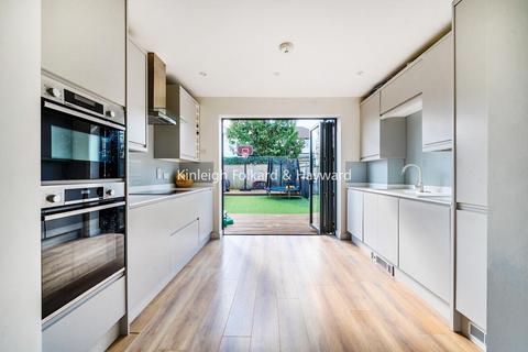 14 Meadow Close, Chislehurst, BR7 6JB