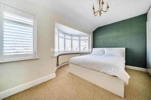 14 Meadow Close, Chislehurst, BR7 6JB