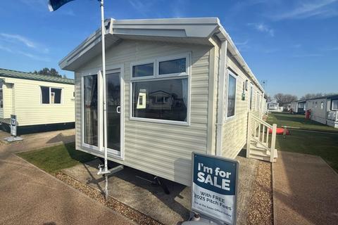 2 bedroom park home for sale, Dovercourt Holiday Park