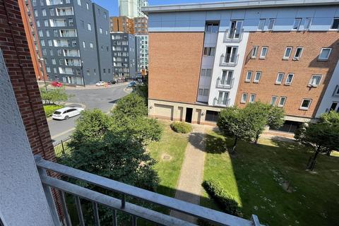 2 bedroom apartment to rent, Gilbert House, Elmira Way, Salford