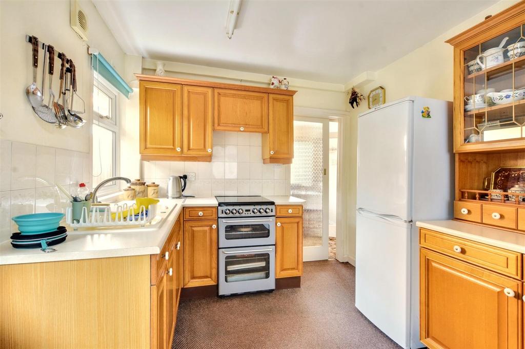 Kitchen 2.jpeg