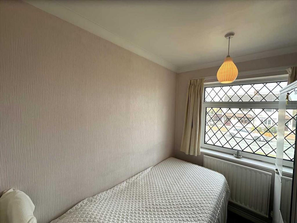 Double bedroom 2: