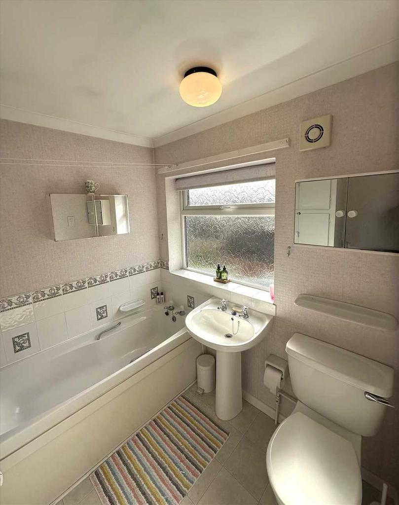 Bedroom 3: