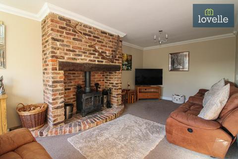 5 bedroom detached bungalow for sale, Cemetery Road, North Somercotes LN11