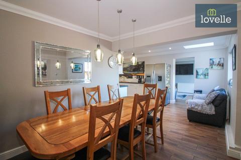 5 bedroom detached bungalow for sale, Cemetery Road, North Somercotes LN11