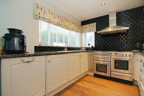 3 bedroom semi-detached house for sale, Dean Beck Avenue, Odsal, Bradford, BD6