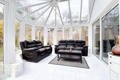 3 Ash Grove, Biggleswade, SG18 0HG