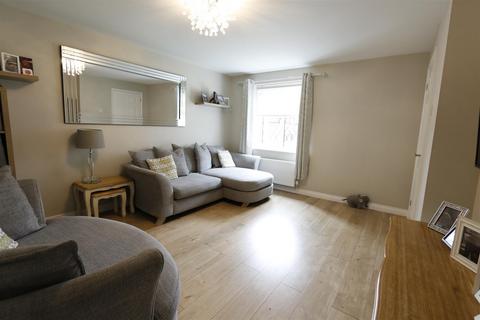 8 Barber End, Shefford, SG17 5TB